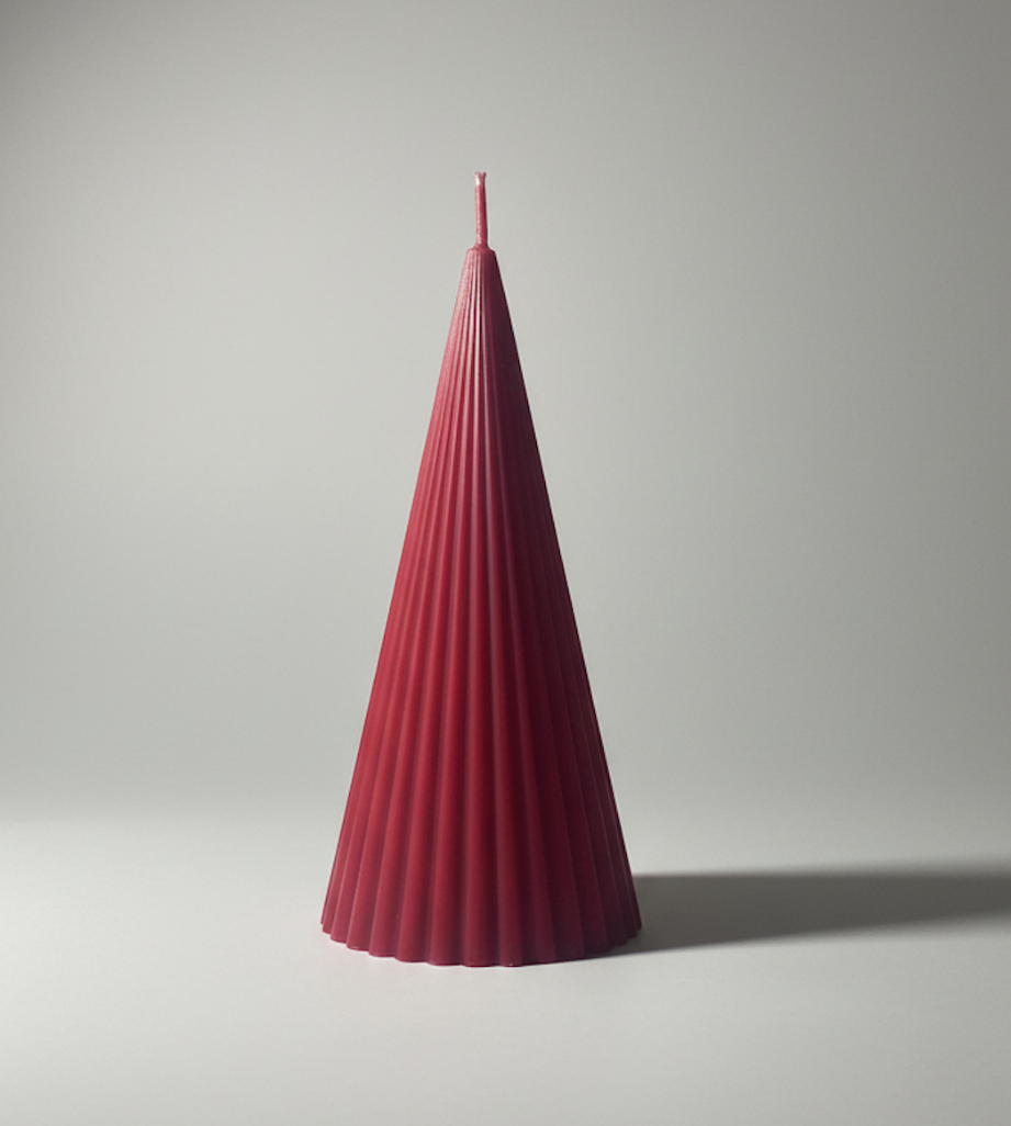 Pino Cónico Minimalista